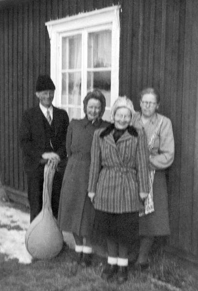 Påskmorgon i Tresund 1944, okända personer.