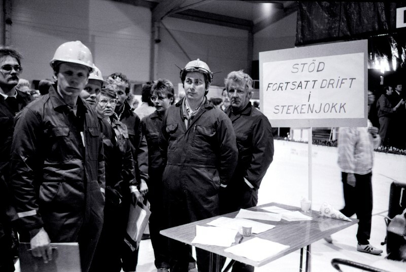 Demonstranter för gruvans fortlevnad i Stekenjokk.