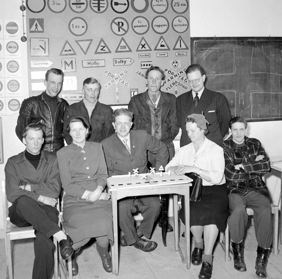Bilskoleelever 8 april 1954 i Vilhelmina.