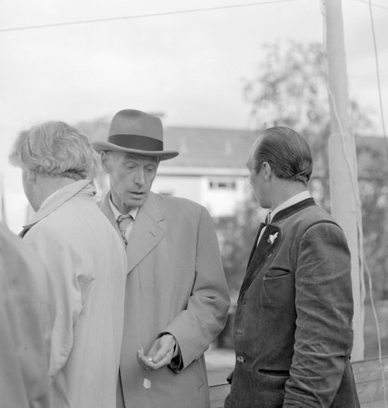 Rektor Karl Lindholm med hatt