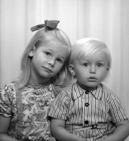 Maj-Len och Max Hansson, Järvsjöby.  Mamma hete...
