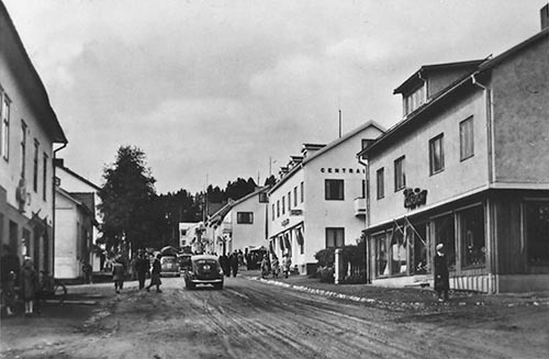 Storgatan 1940-1950 talet Skolg. till höger.
