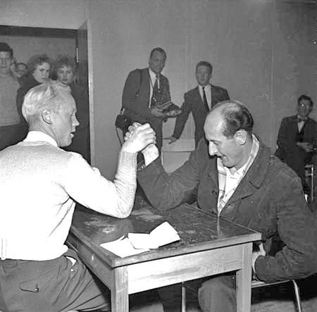 Bullerforsanlägget, 1956, armbrytningstävlingar.