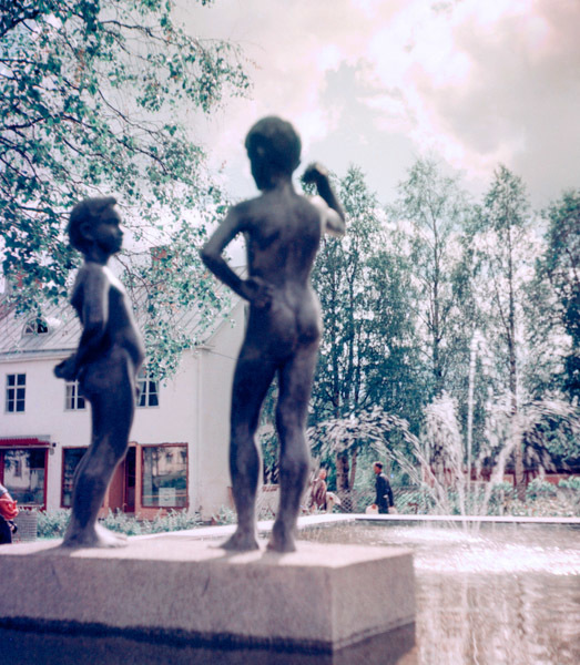 Statyn i Skolparken, Vilhelmina.