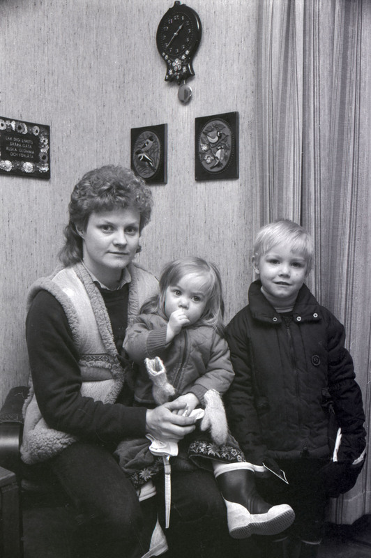 Astrid Lundqvist med sina barn.