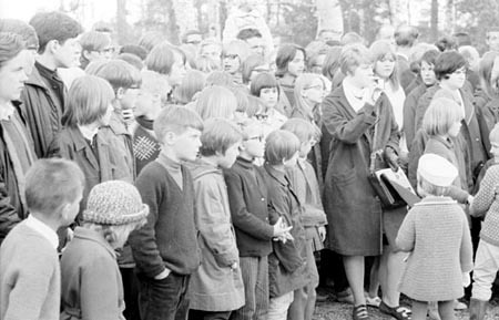 Friluftskonsert i skolparken, juni 1966.