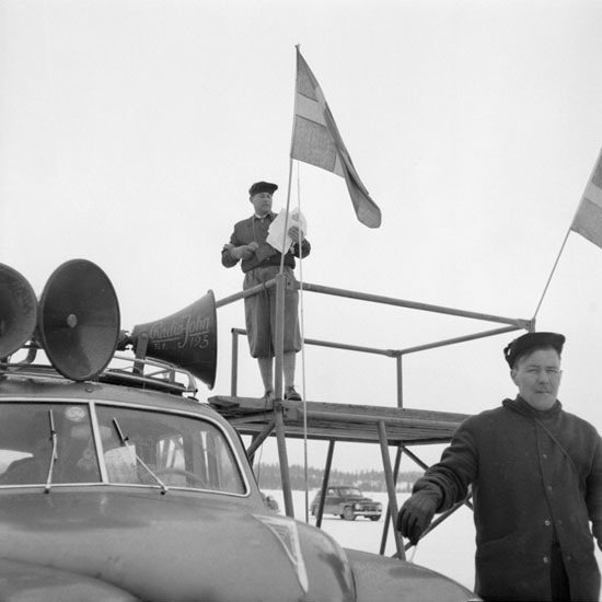 Isbanetävling i Lövliden 1953