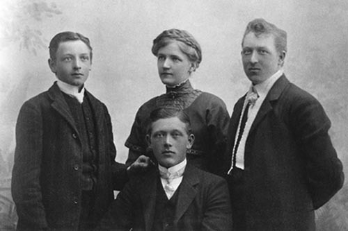 Kusiner: Alfred, Gustav, Erik och Nanny  Lundberg.