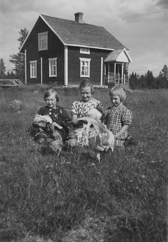 Systrarna Karin, Gully och Elin Karlsson,