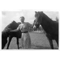 BO 00272.374 - Lill Anna och hästarna