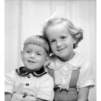 NY 004554 - Helga Vallins barn Bengt Erik och Ingrid Birgitta.