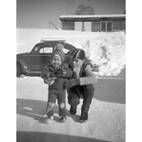 BO 00277.246 - Två barn i snön