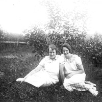 478-250 - Margit och Märta Olsson