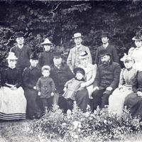 275-1197 - Familjen Pettersson