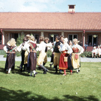 472-189 - Folkdans vid Ågården