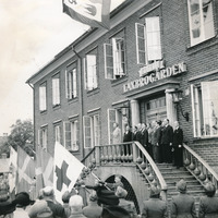 348-112 - Kungabesök vid Laxbrogården