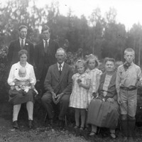 479-062 - Familjen Karlsson vid Brännbomossen