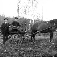 001-N1692 - Med häst och vagn