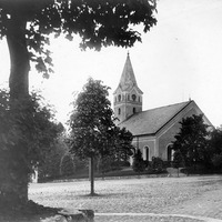 487-1955 - Torget och kyrkan