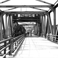 001-F1230 - Järnvägsbro