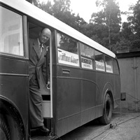 491-ok-1950-talet-0027 - Utställningsbuss