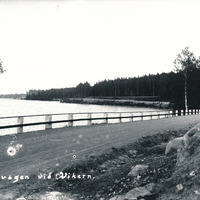 488-N2137 - Väg vid sjön Vikern