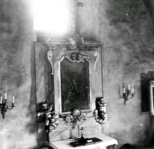 Altaret i Vrena kyrka år 1943. 