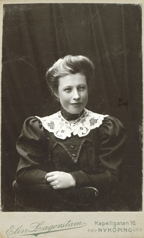 Wilhemina Karlsson (senare gift med Gustav Alla...