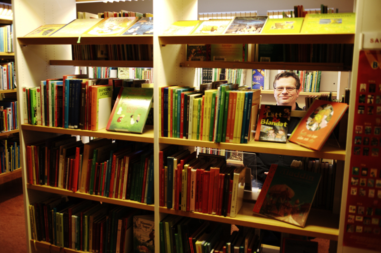 Lars Larsson arbetar som barnbibliotekarie på b...