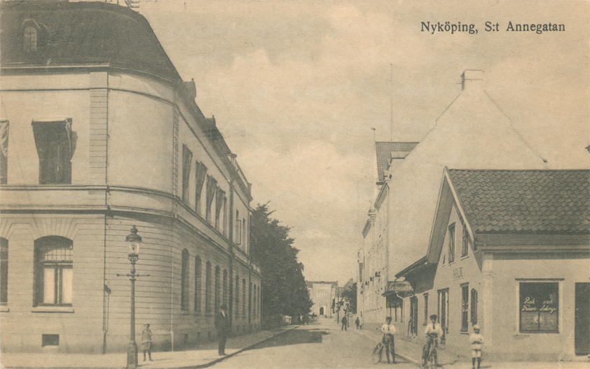 S:t Annegatan i Nyköping 1916. I kvarteret Väkt...