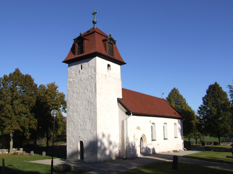 Hammarby kyrka från sydväst.
