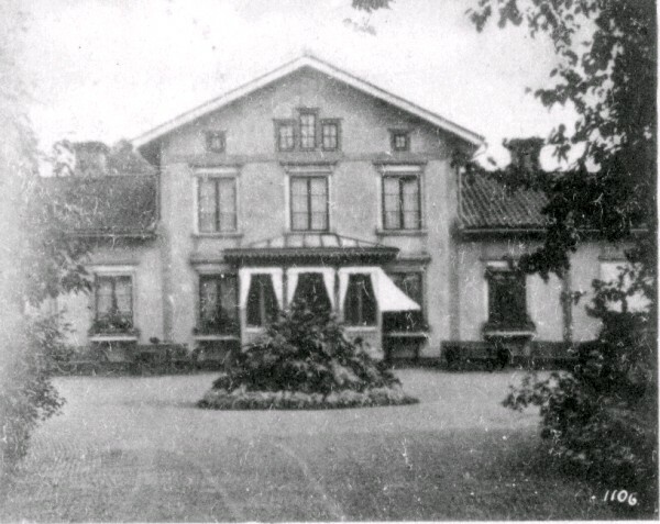 Villa i Fogelsta park.