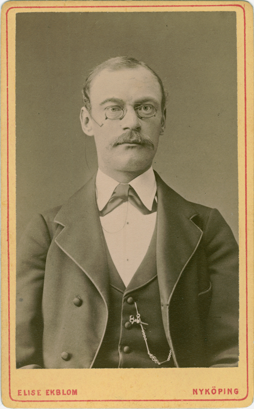 Bankkamrer Gustaf Holmberg (1857-1939) på Nyköp...