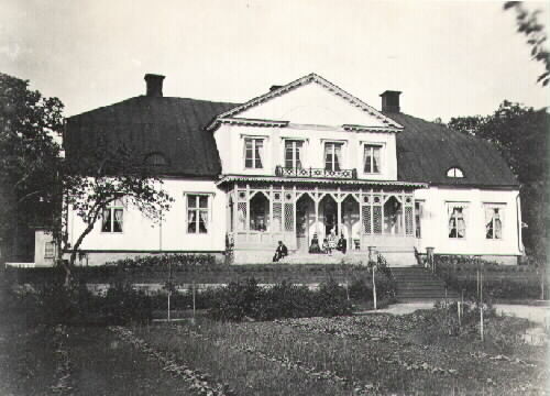 Stavsjö bruksherrgård anlades 1722-1724, kallad...