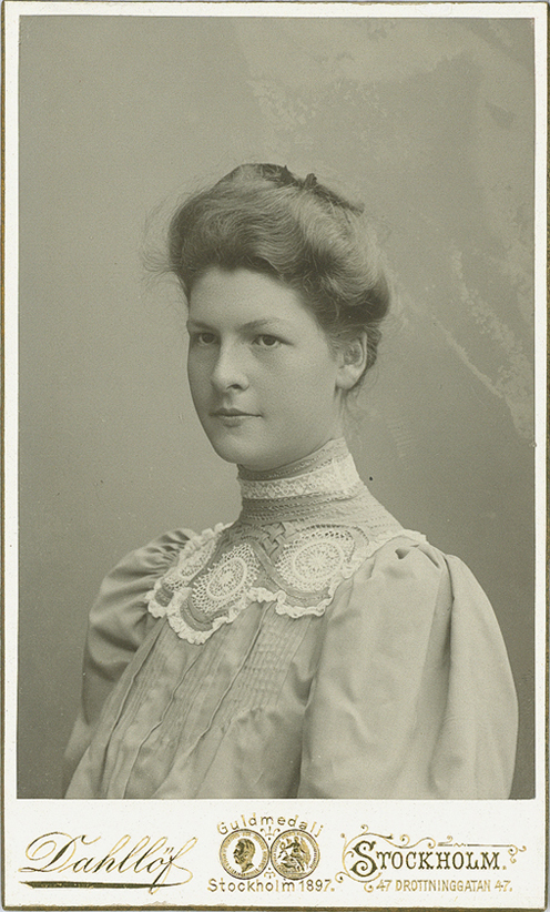 Fröken Elsa Malmström (1889-1981). Foto 1904