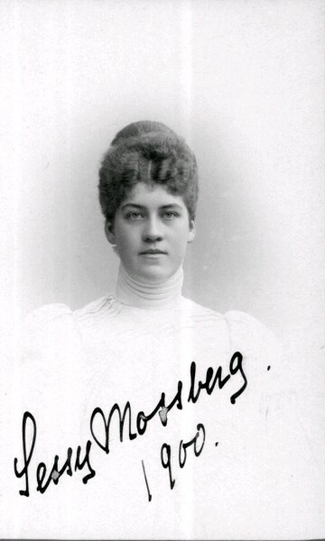 24-åriga fröken Sessy Mossberg (1876-1945) i St...