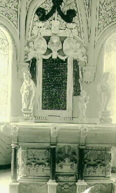 Interiör i Ryningska gravkoret från 1656, med e...