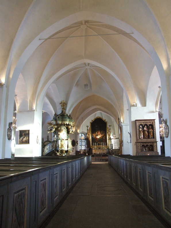 S:t Nicolai kyrka, interiör, långhuset från väst.