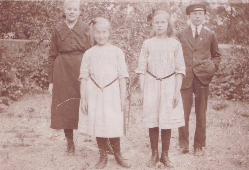 Fritz med syskon 1920 