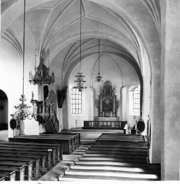 Altargången i Fors kyrka år 1944 med vy mot pre...