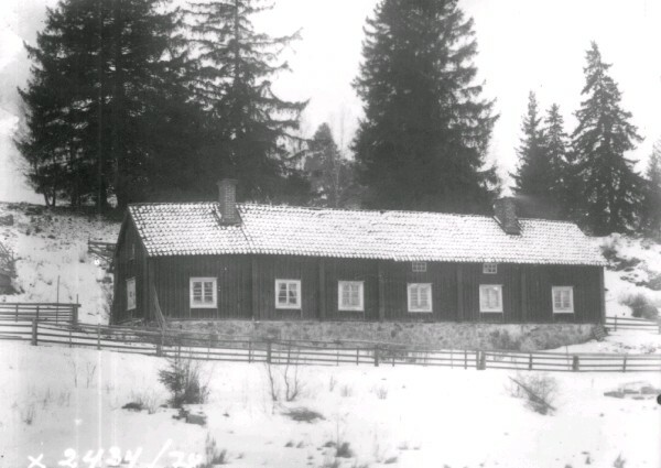 Gammal byggnad vid Sämskarboda i Mariefred år 1927