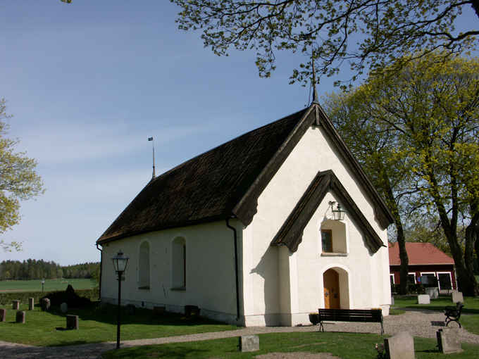 Råby-Rekarne kyrka. Exteriör.