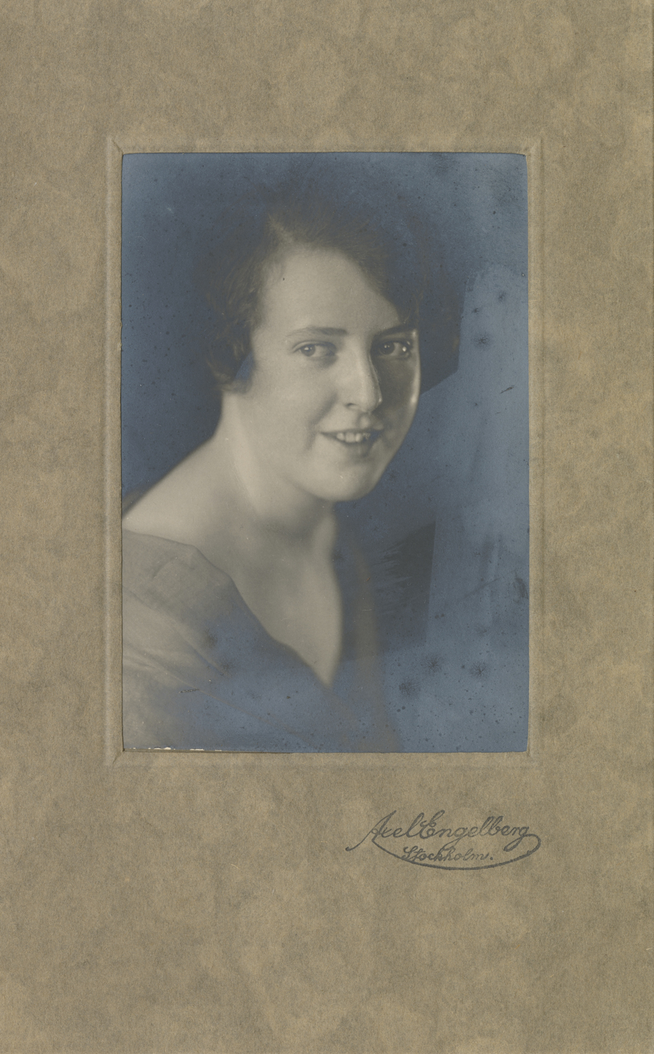 Studioporträtt på Hervor (1909-2005) omkring 1930.