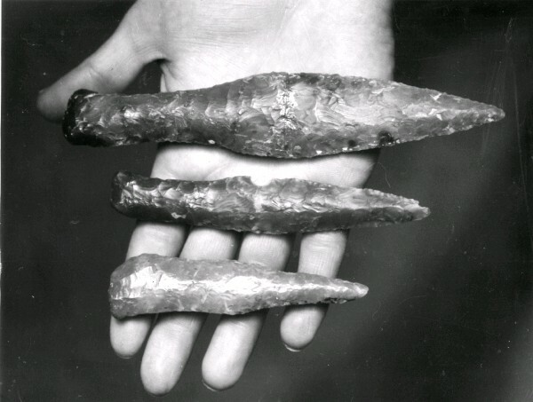Tre knivar av flinta från stenåldern som hittad...