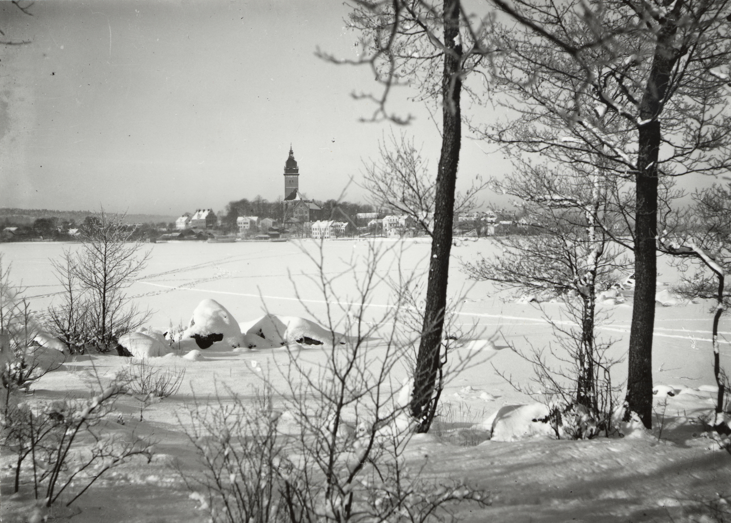 Utsikt från platsen för Sundby brygga mot Strän...