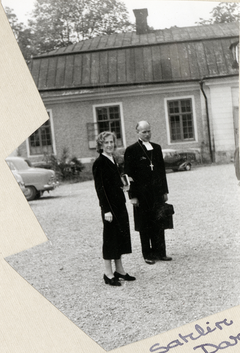 Margit Sahlin och biskop Sven Dahlin innan avgå...