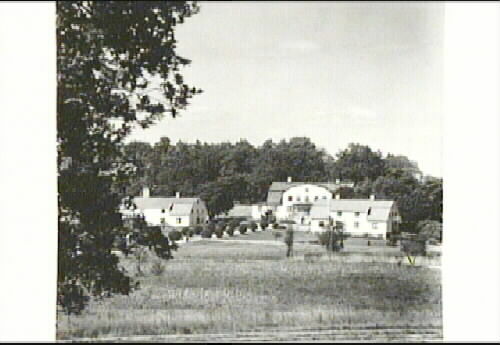 Algö gård i Överselö år 1969 med huvudbyggnad f...