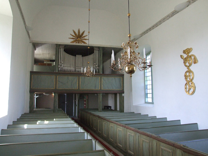 Dillnäs kyrka, interiör kyrkorummet från koret ...