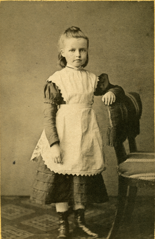 Fröken Herta Lindeberg (1864-1873) omkring år 1...