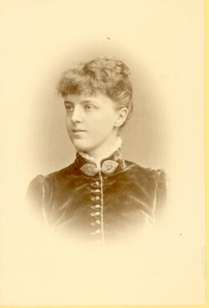 Mor Clara Sandströmmer Fleetwood.
